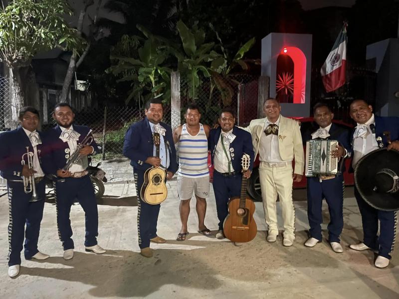 Mariachi en Puerto Escondido - Mariachi Sota de Oro